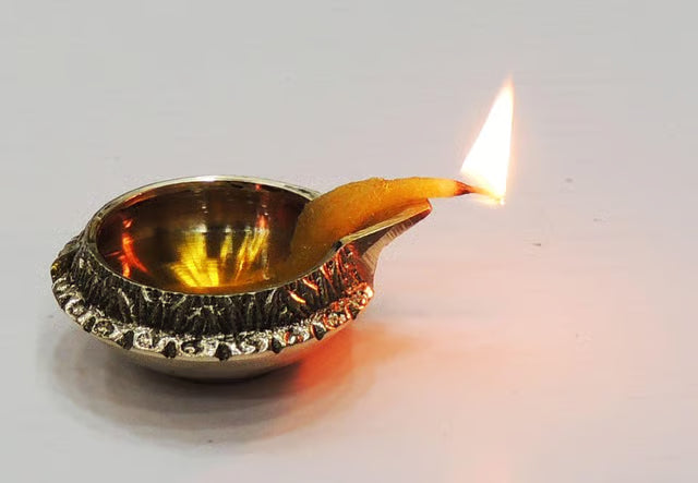 Brass Table Decor Oil Lamp Kuber Deepak - 2.5*2*0.9 inch (Z140 B)